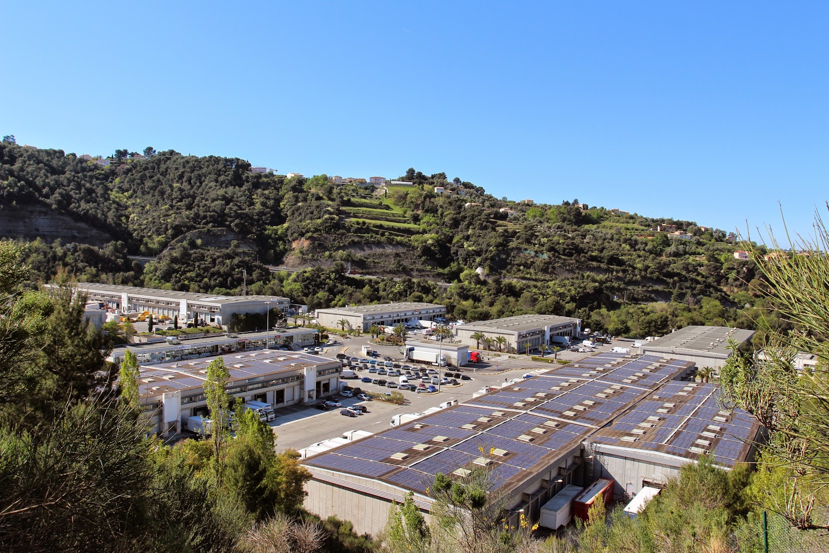 Vue du parc logistique où SYCTA est implantée à Nice